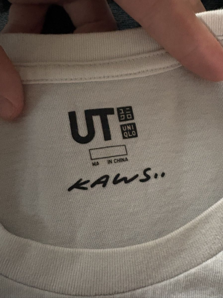 Kaws × Uniqlo KAWS SHIRT Size US M / EU 48-50 / 2 - 2 Thumbnail