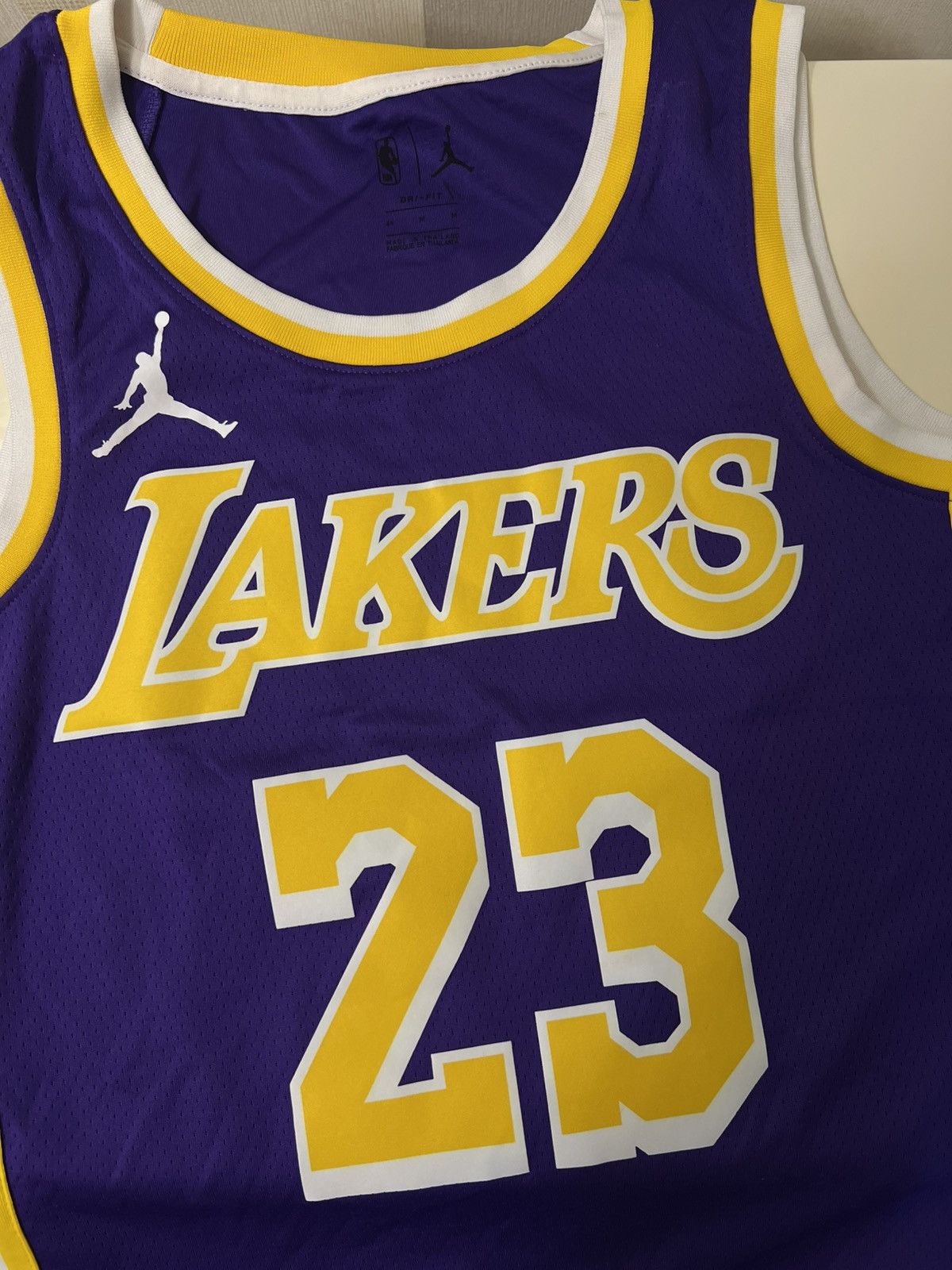 NBA × Nike Nike Los Angeles Lakers LeBron James Statement Jersey Size US M / EU 48-50 / 2 - 2 Thumbnail