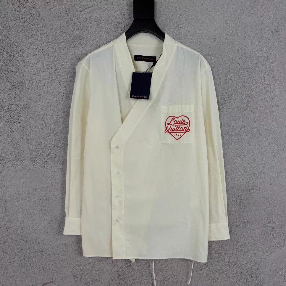 Louis Vuitton LOUIS VUITTON Heart Dragon Logo Kimono Jacket Ivory Size L Size US L / EU 52-54 / 3 - 1 Thumbnail