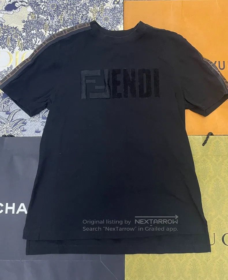 Fendi Fendi Side Old Logo Black Letter Short Sleeve T-Shirt Size M / US 6-8 / IT 42-44 - 1 Thumbnail
