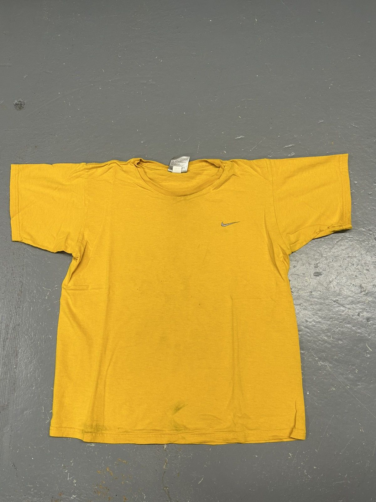 Nike × Vintage Crazy Vintage Y2K essential Yellow Nike Small Swoosh T-Shirt Size US S / EU 44-46 / 1 - 1 Thumbnail