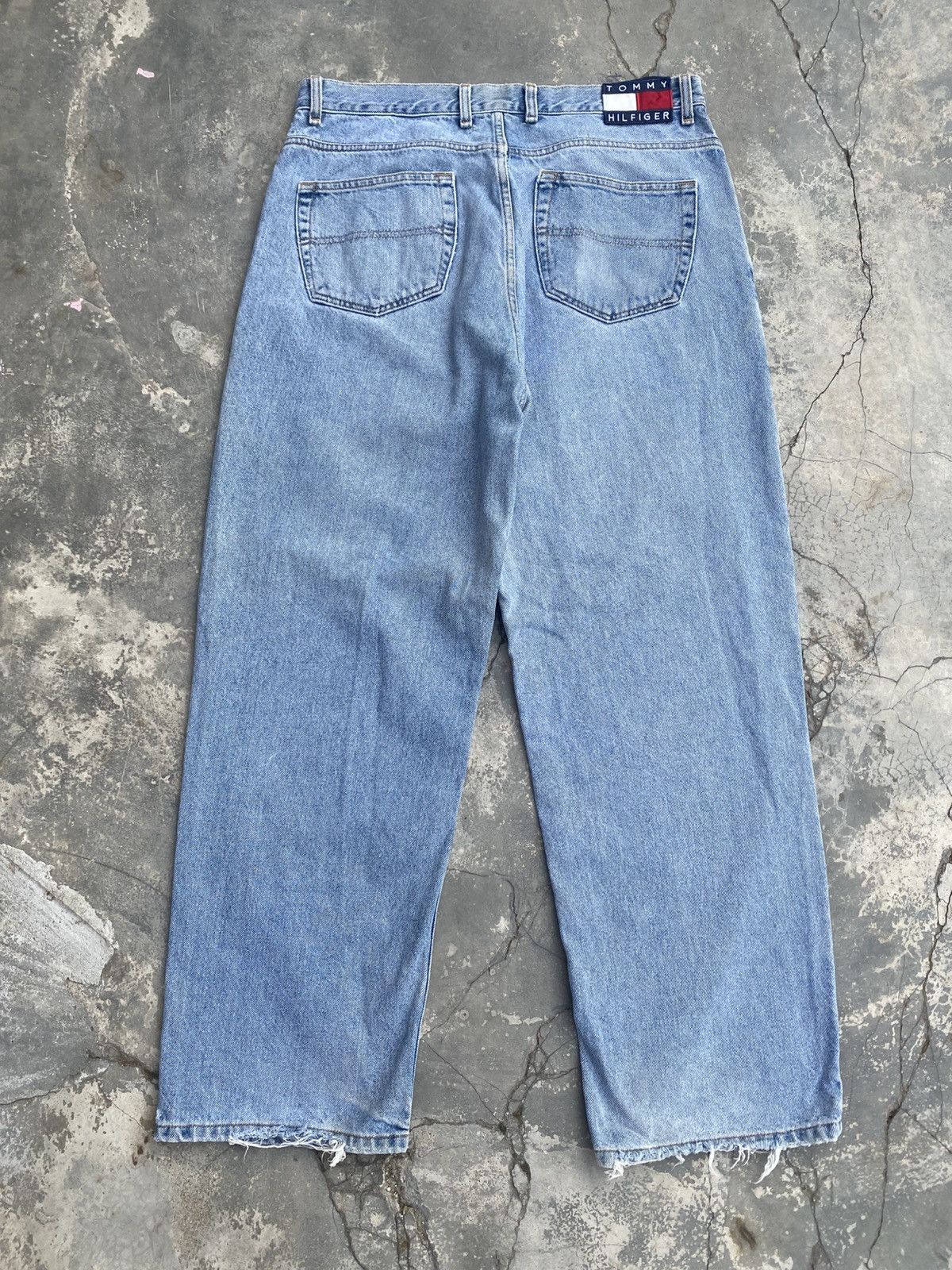 Tommy Hilfiger 1990s Tommy Hilfiger Baggy Jeans Size US 36 / EU 52 - 1 Thumbnail