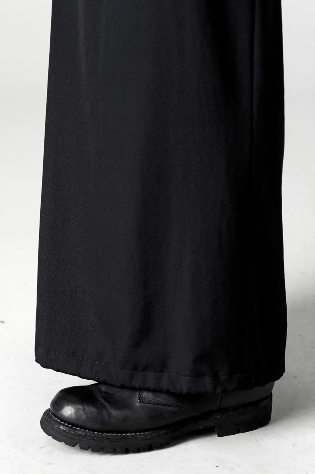 Yohji Yamamoto Yohji Yamamoto Pour Homme - W/GABARDINE Left Tuck Pant Size US 30 / EU 46 - 12 Thumbnail