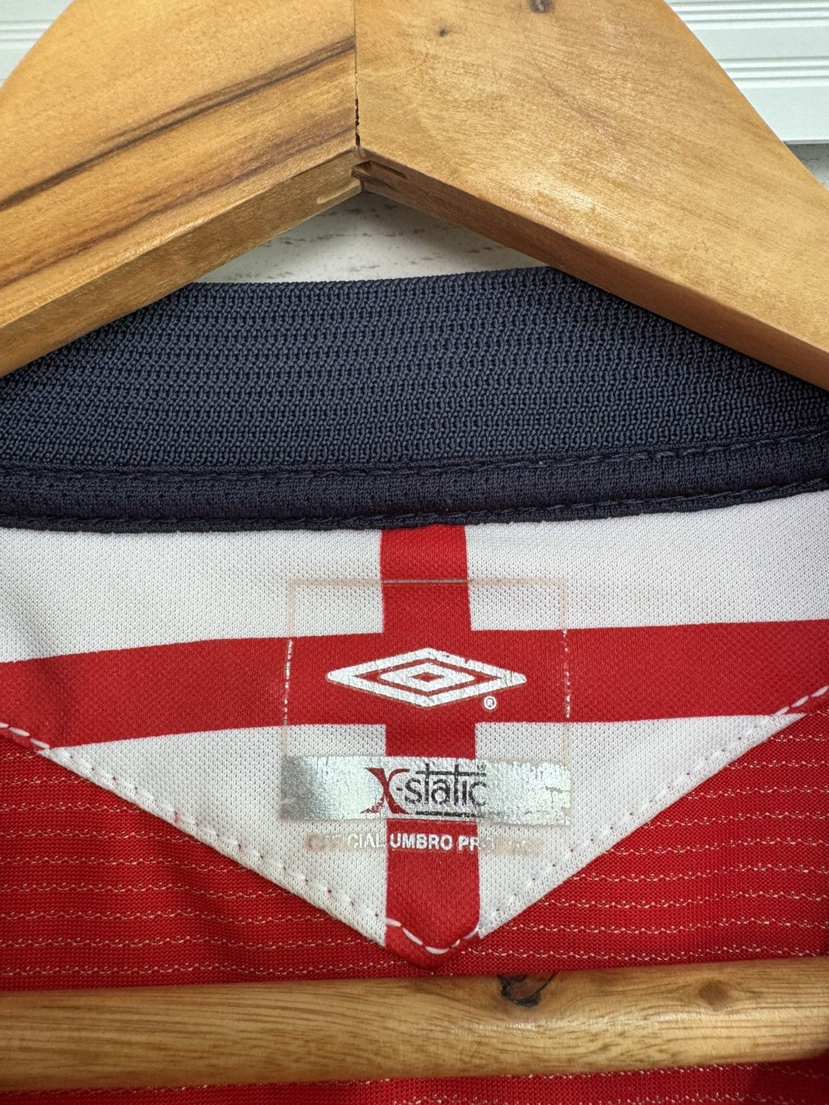 Umbro × Vintage Vintage England 2004-2005 Away Soccer Jersey Football Kit Size US XL / EU 56 / 4 - 10 Thumbnail