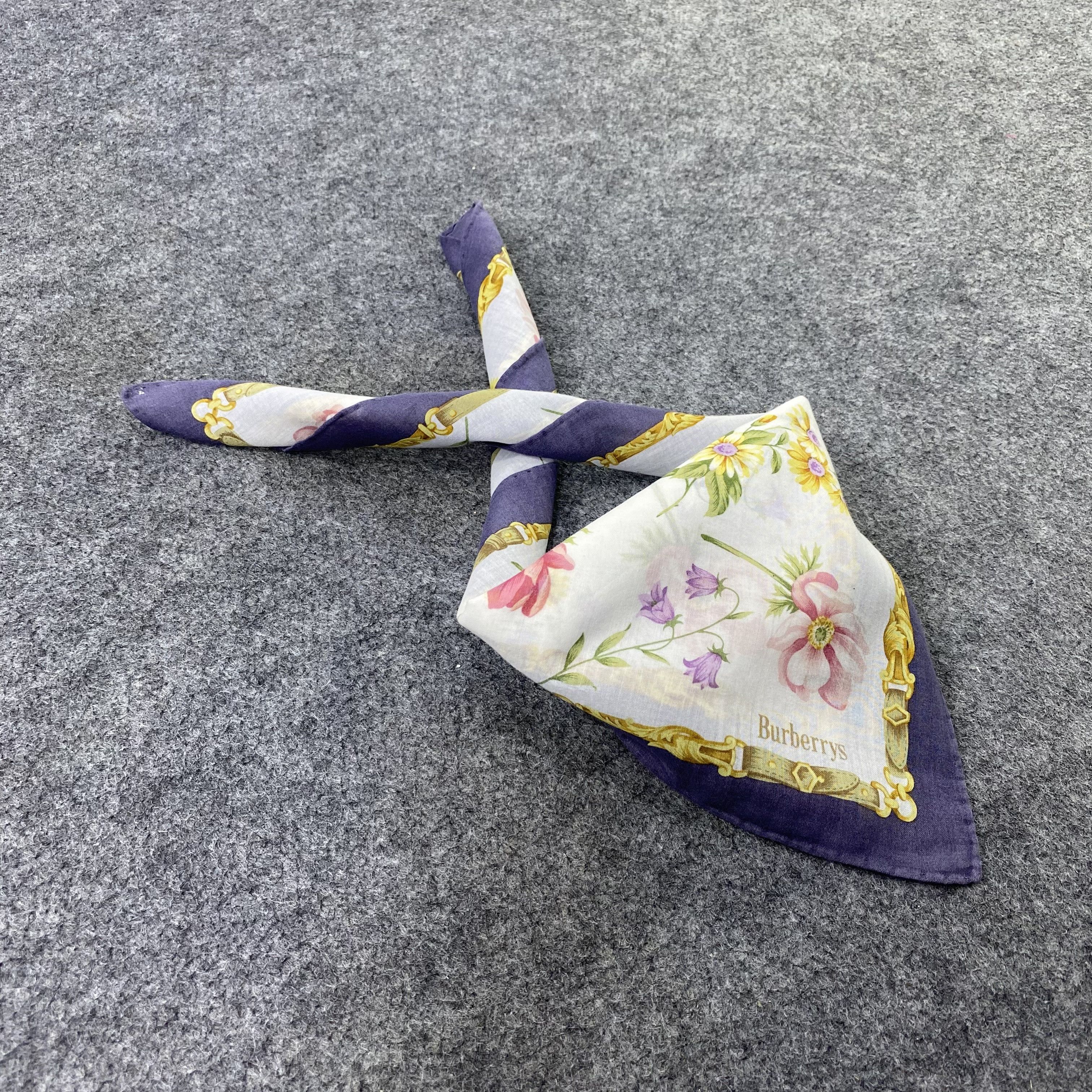 Burberry Vintage Burberrys Handkerchief / Bandana / Neckerchief-B2086 Size ONE SIZE - 1 Thumbnail