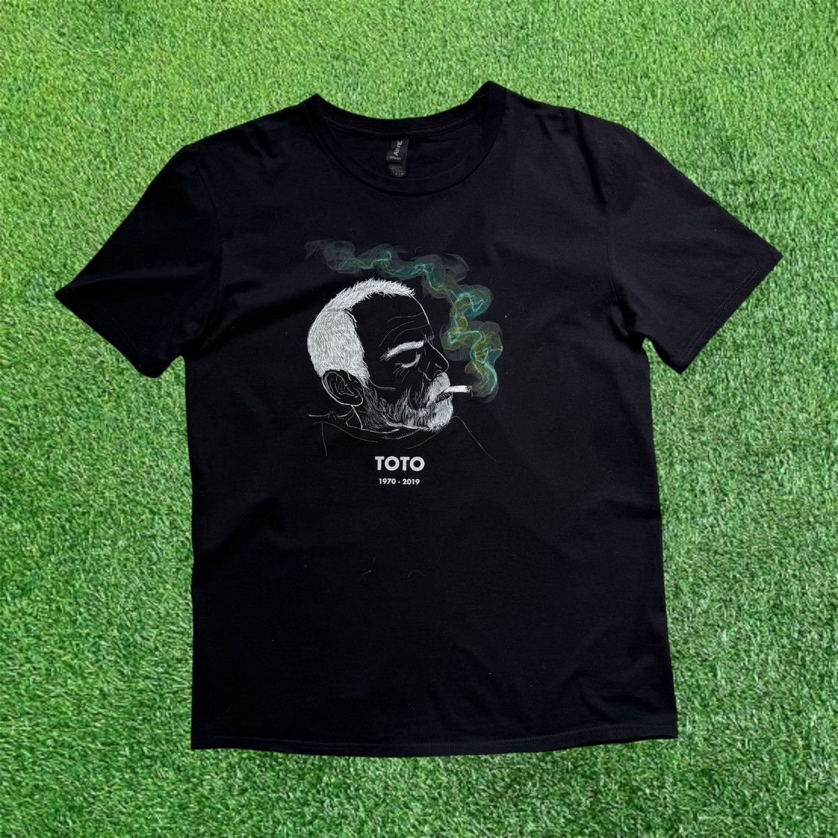 Anvil TOTO 1970-2019 Smoking Dude T-Shirt Size US L / EU 52-54 / 3 - 1 Thumbnail