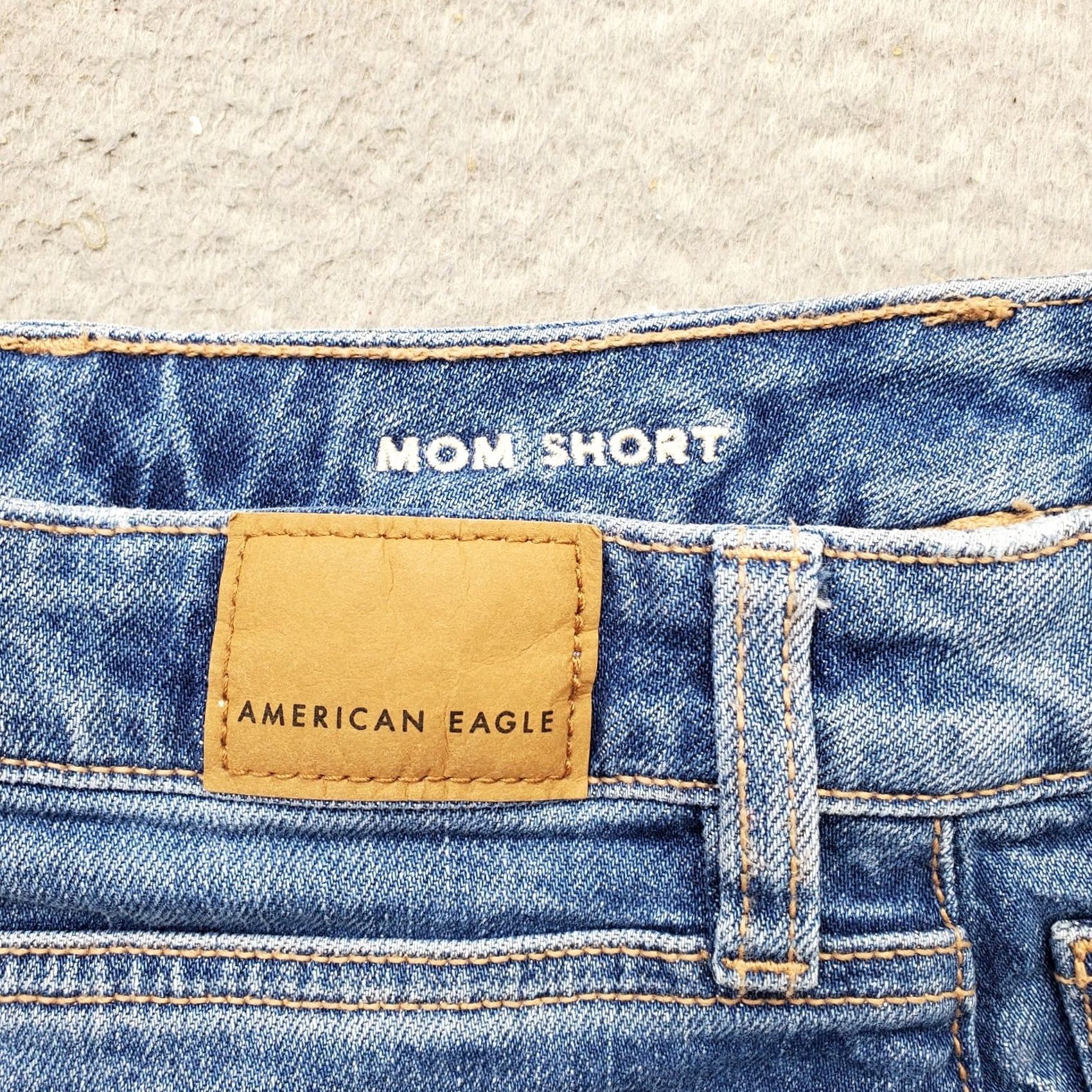 American Eagle Outfitters American Eagle Outfitters Womens 4 Blue Denim Mom Shorts, Vintage No, 5-Pocket, 2.5 Inseam, Medium Wash, Button Zip, Casual Summer Update Size 27" / US 4 / IT 40 - 7 Thumbnail