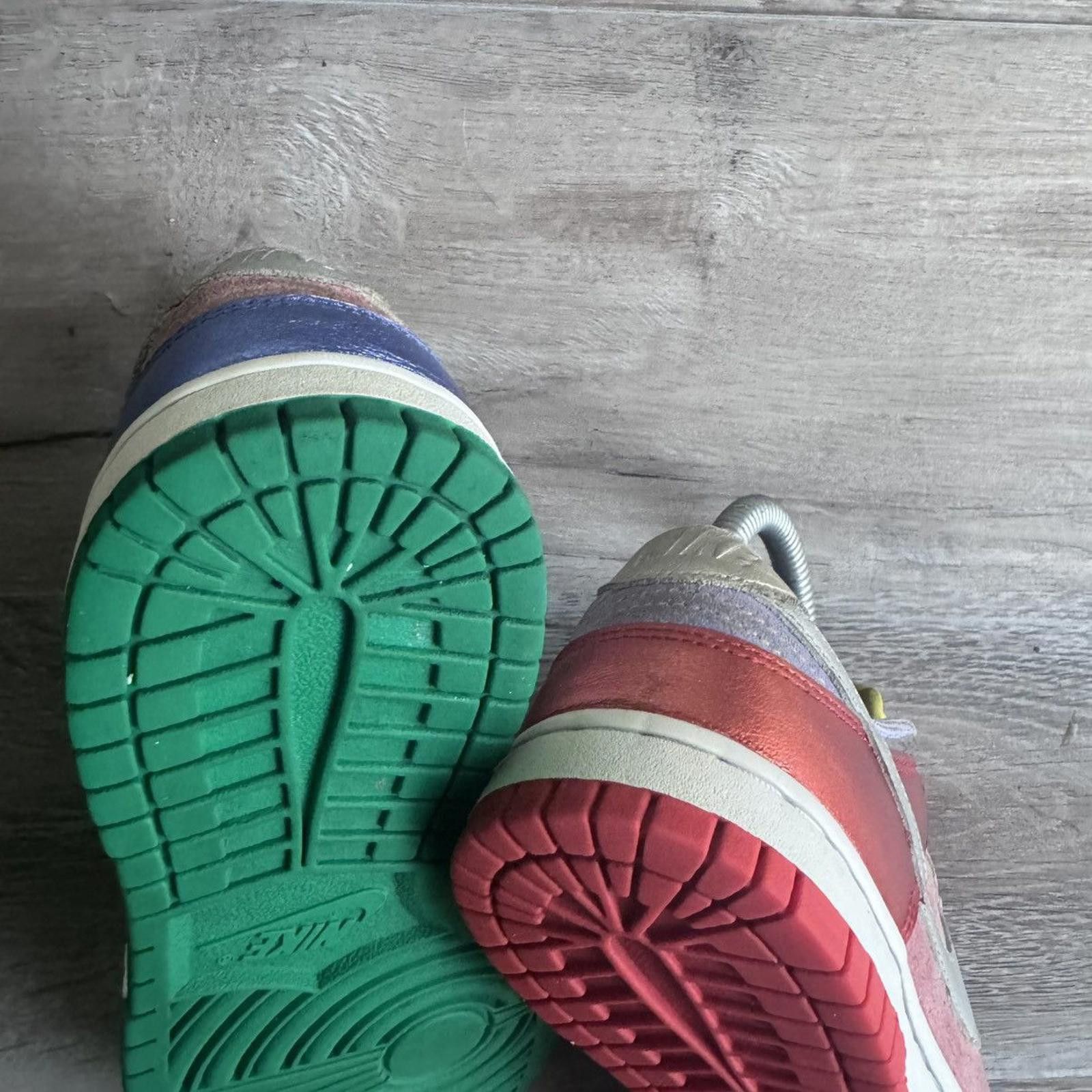 Nike NIKE • Dunk Low "Sunset Pulse" (5.5M) Size US 5.5 / EU 38 - 11 Thumbnail