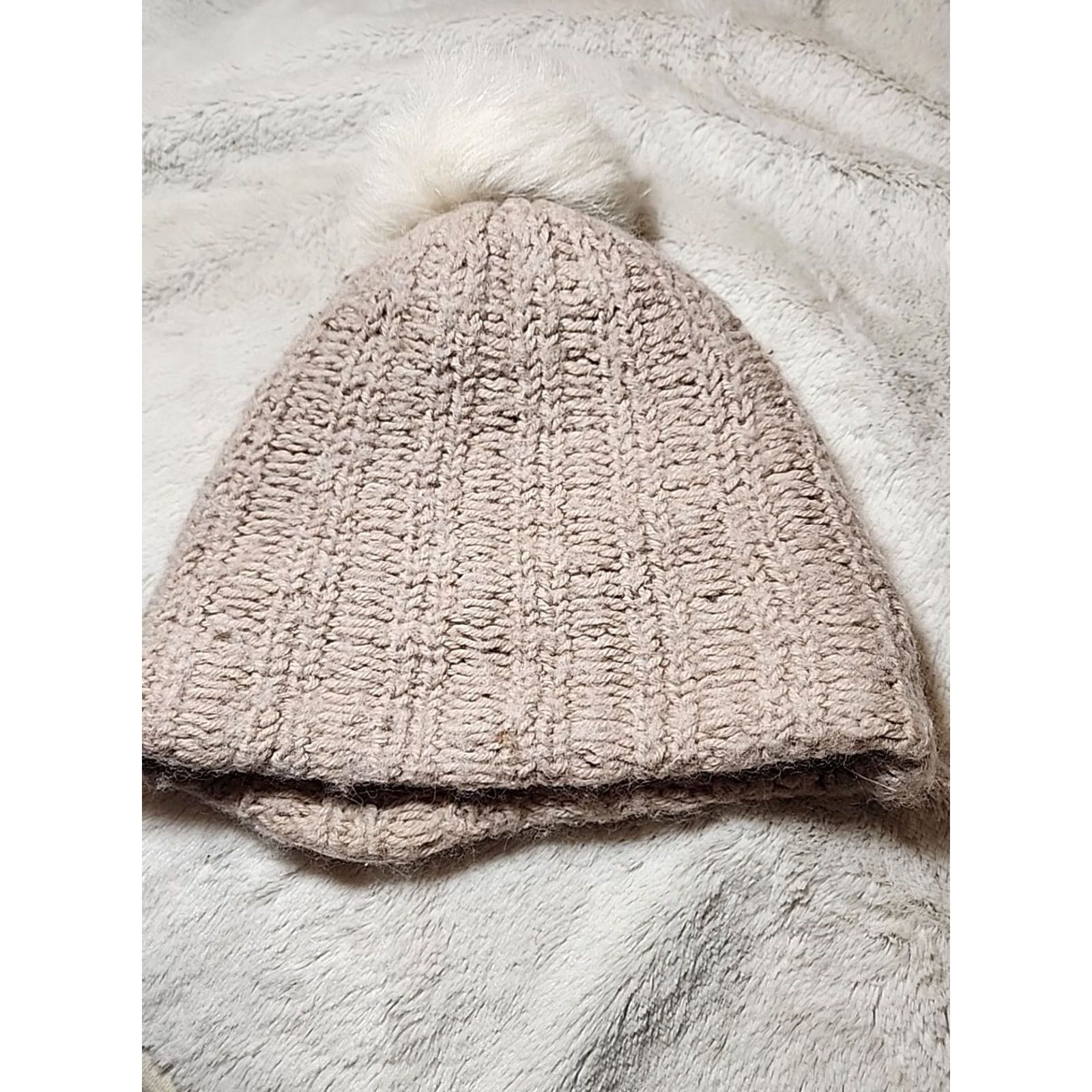 Ugg UGG Beanie Hat Cap Wool Blend Shearling Unisex One Size Tan/White Knit Women's Beanie - Wool Blend Knit Hat with Pomøre Size ONE SIZE - 3 Thumbnail