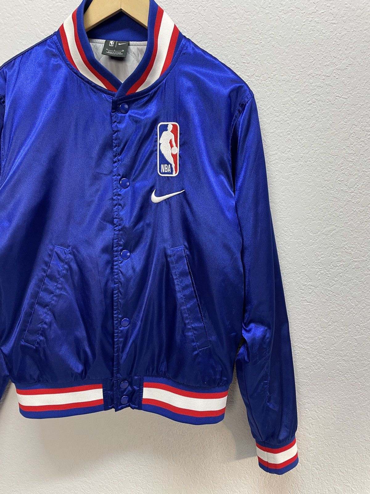 Jordan Brand Vintage Nike NBA Satin Y2K Drill Nylon Bombers Jacket Size US S / EU 44-46 / 1 - 4 Thumbnail