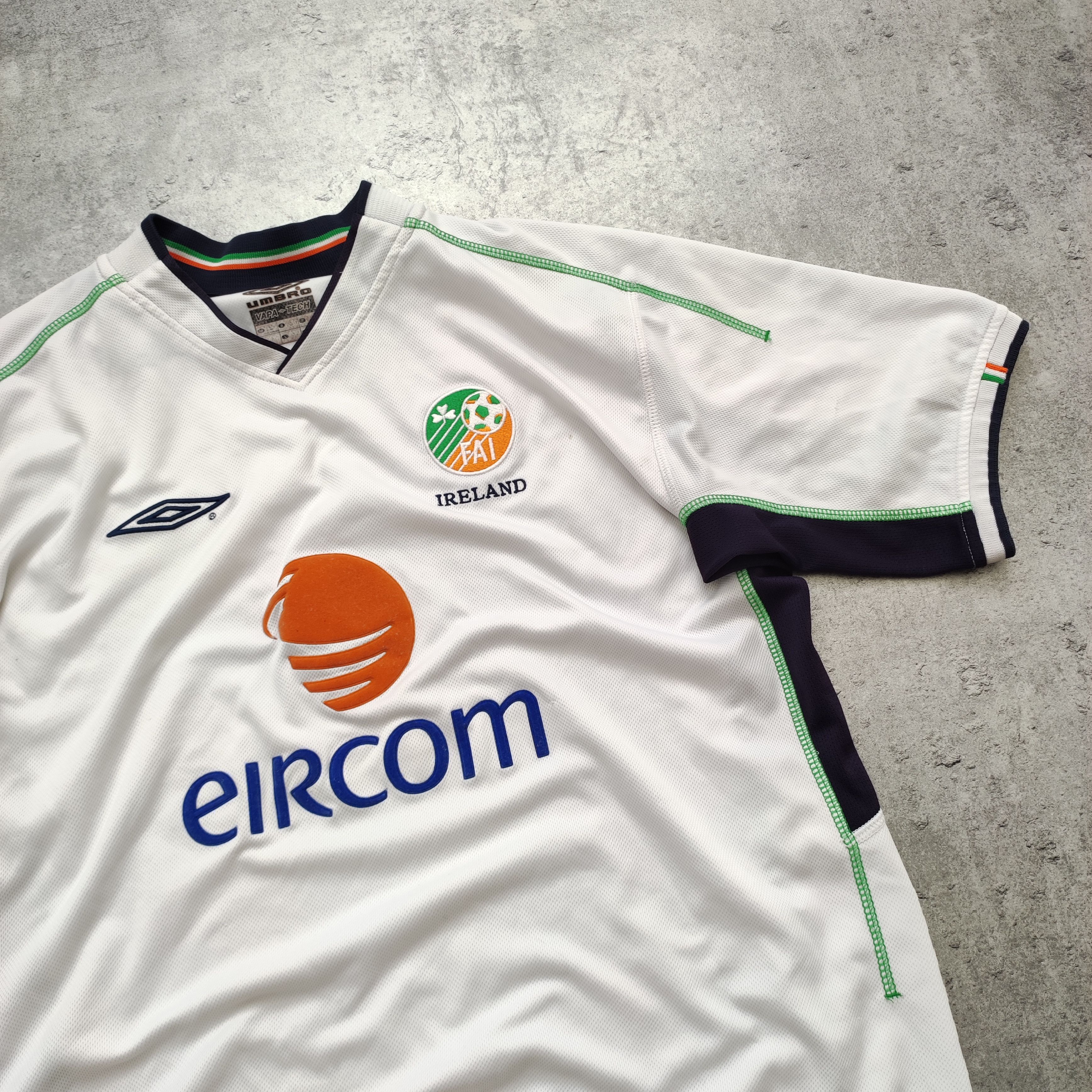 Umbro × Vintage Vintage RARE World Cap 2002 Ireland Away Umbro Jersey Size US L / EU 52-54 / 3 - 3 Thumbnail