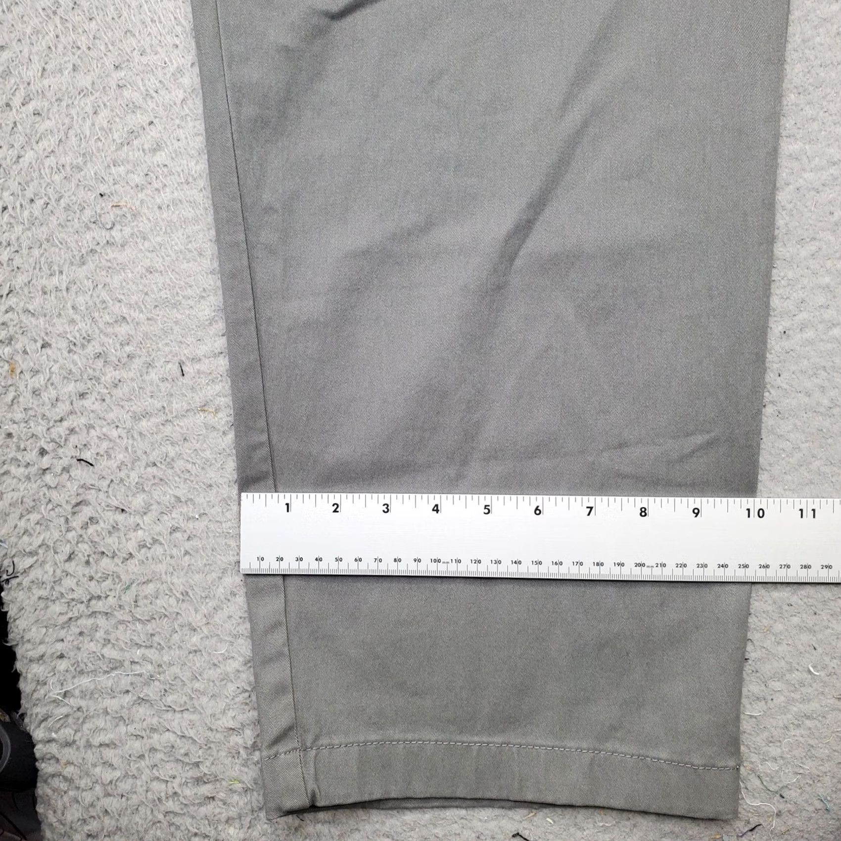 Izod IZOD Pants Mens 50x32 Gray Performance Stretch Non-Iron Flat Front Straight Leg Shirt Size US 34 / EU 50 - 5 Thumbnail
