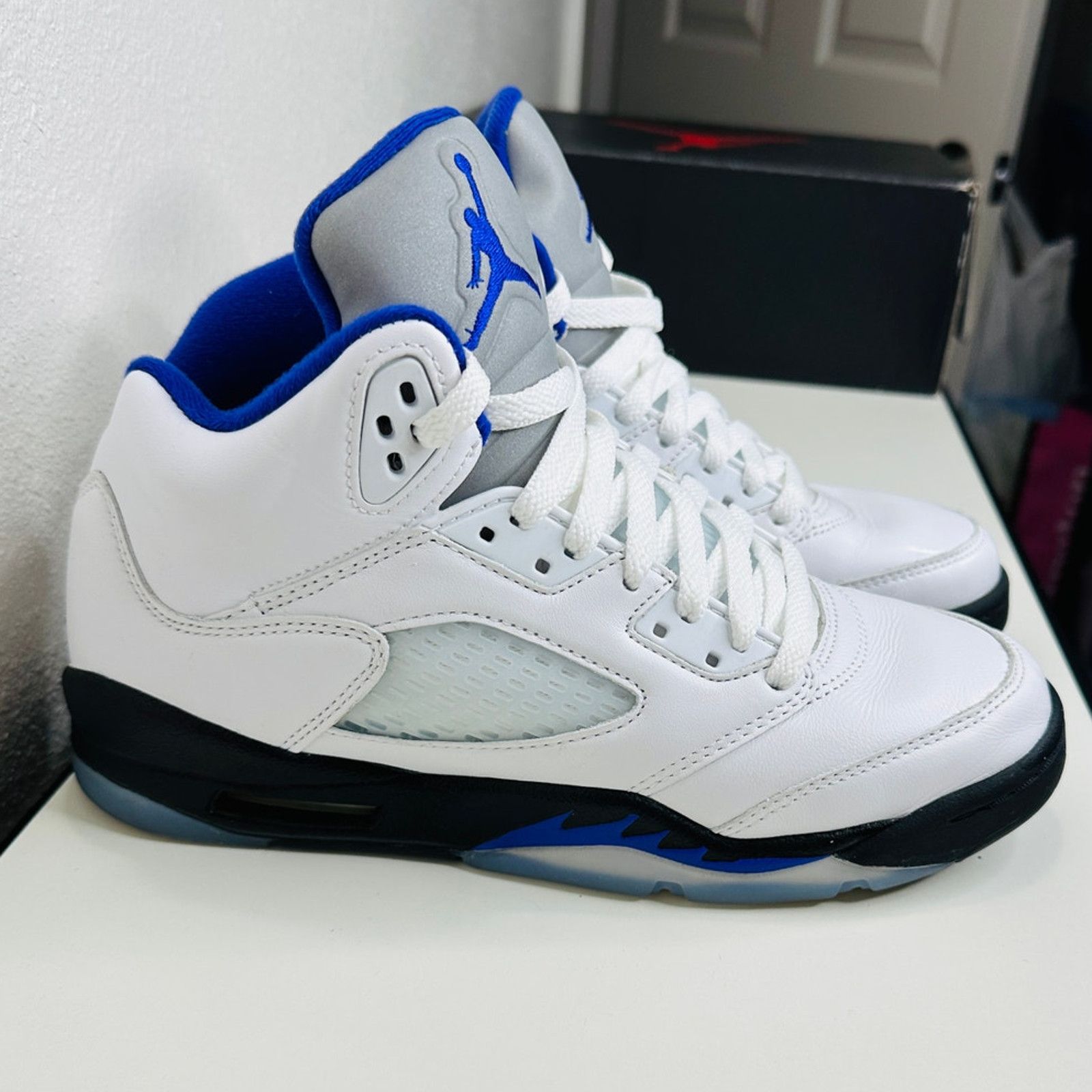 Nike Nike Air Jordan 5 Retro (GS)White Dark Concord Black Sneaker Size US 6.5 / EU 39-40 - 1 Thumbnail