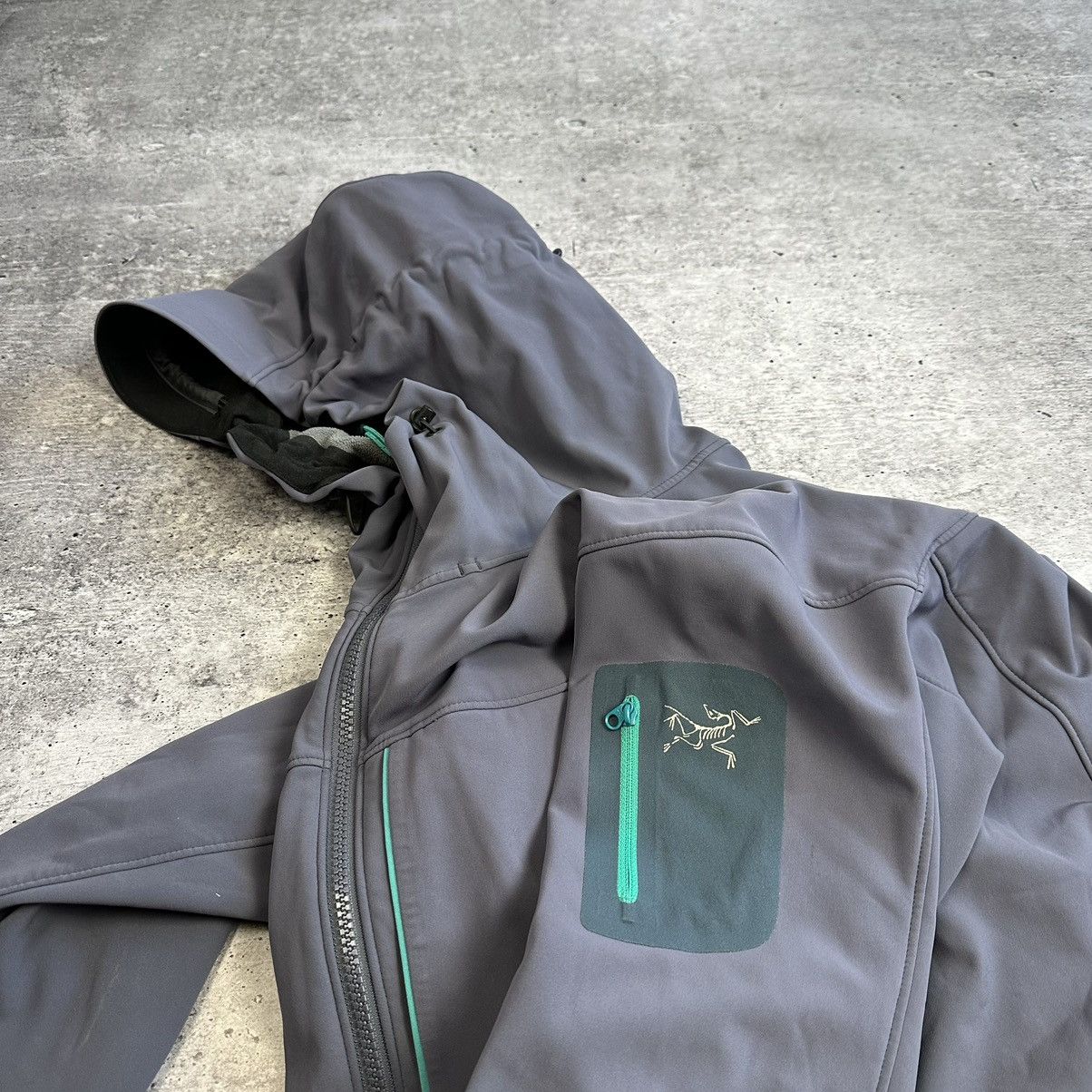 Arc'teryx × Vintage Arc'teryx Soft Shell Hooded Jacket Women's Size M Size M / US 6-8 / IT 42-44 - 2 Thumbnail