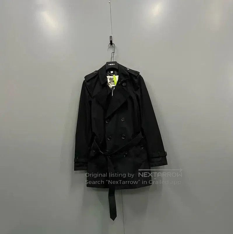 Burberry Women's Long Black Coat for Spring and Autumn.