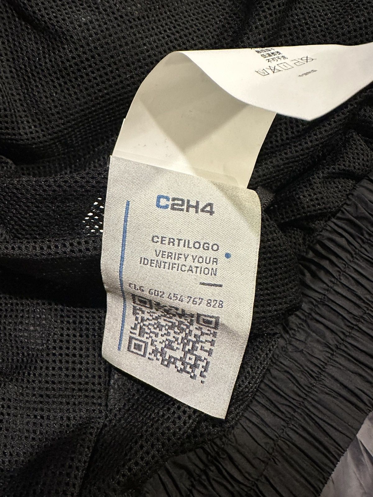 C2H4 C2H4 Wrinkled Nylon Arch Paneled Track Grey/Black Jacket Size US L / EU 52-54 / 3 - 16 Thumbnail