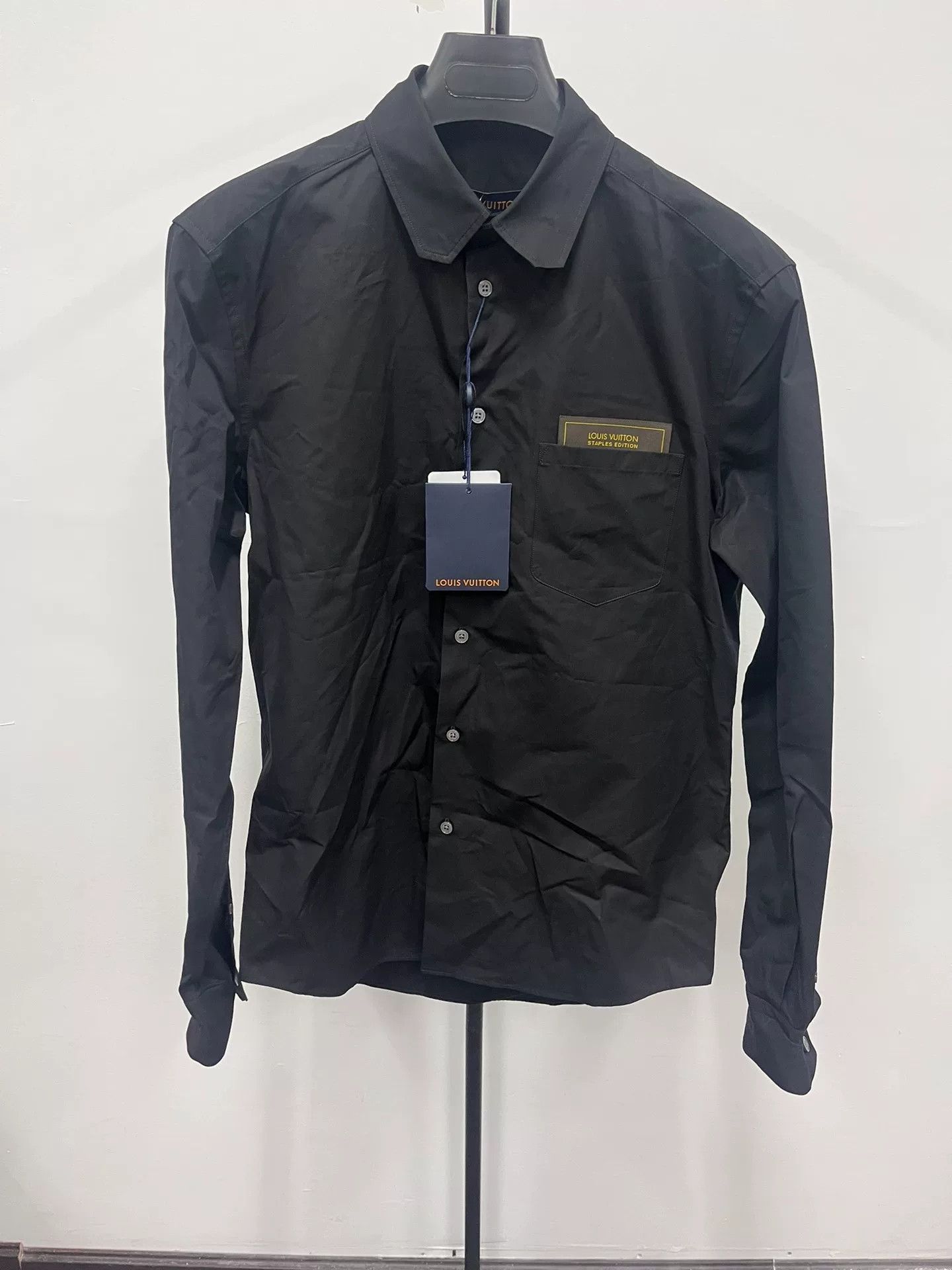 Louis Vuitton louis vuitton regular dna poplin shirt black Size US S / EU 44-46 / 1 - 1 Thumbnail