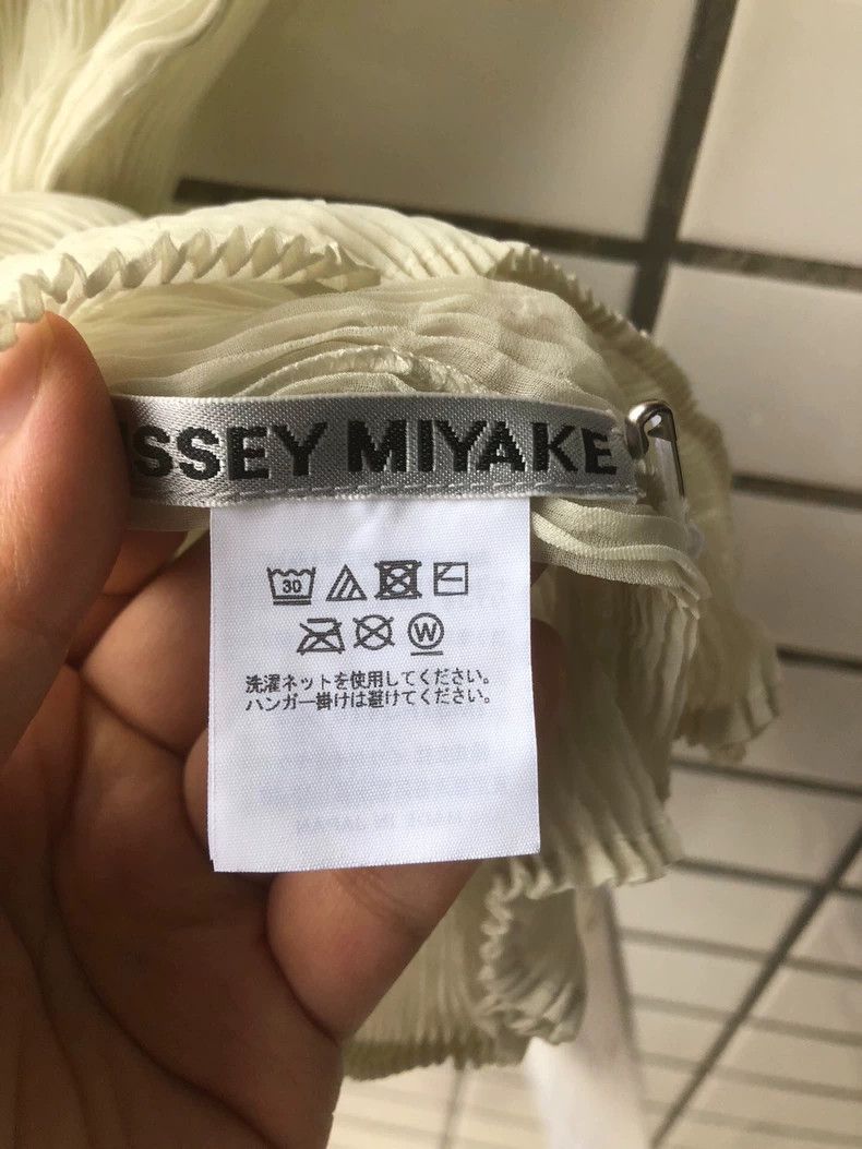 Issey Miyake Issey Miyake size:2 Light yellow wicker pleated short-slee Size S / US 4 / IT 40 - 3 Thumbnail