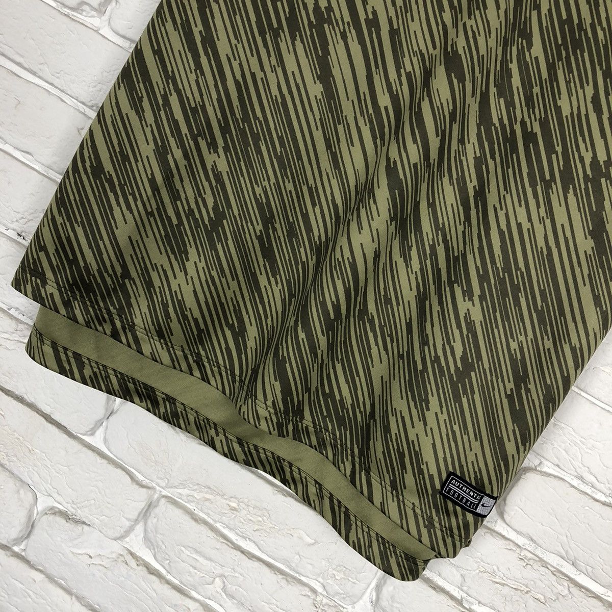 Nike AS Roma 2018 training soccer jersey nike Size US XL / EU 56 / 4 - 3 Thumbnail