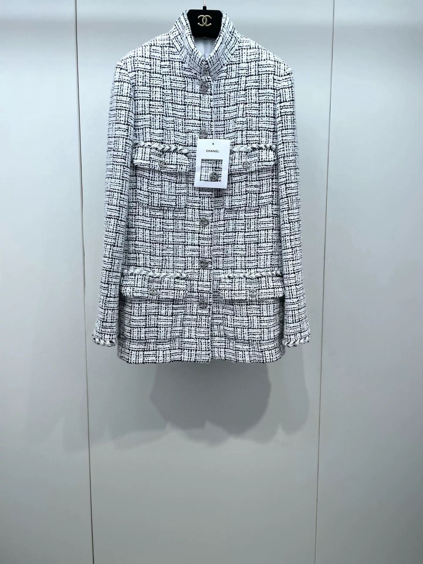 Chanel Chanel 23B Sequin Tweed Jacket Size XS / US 0-2 / IT 36-38 - 1 Thumbnail