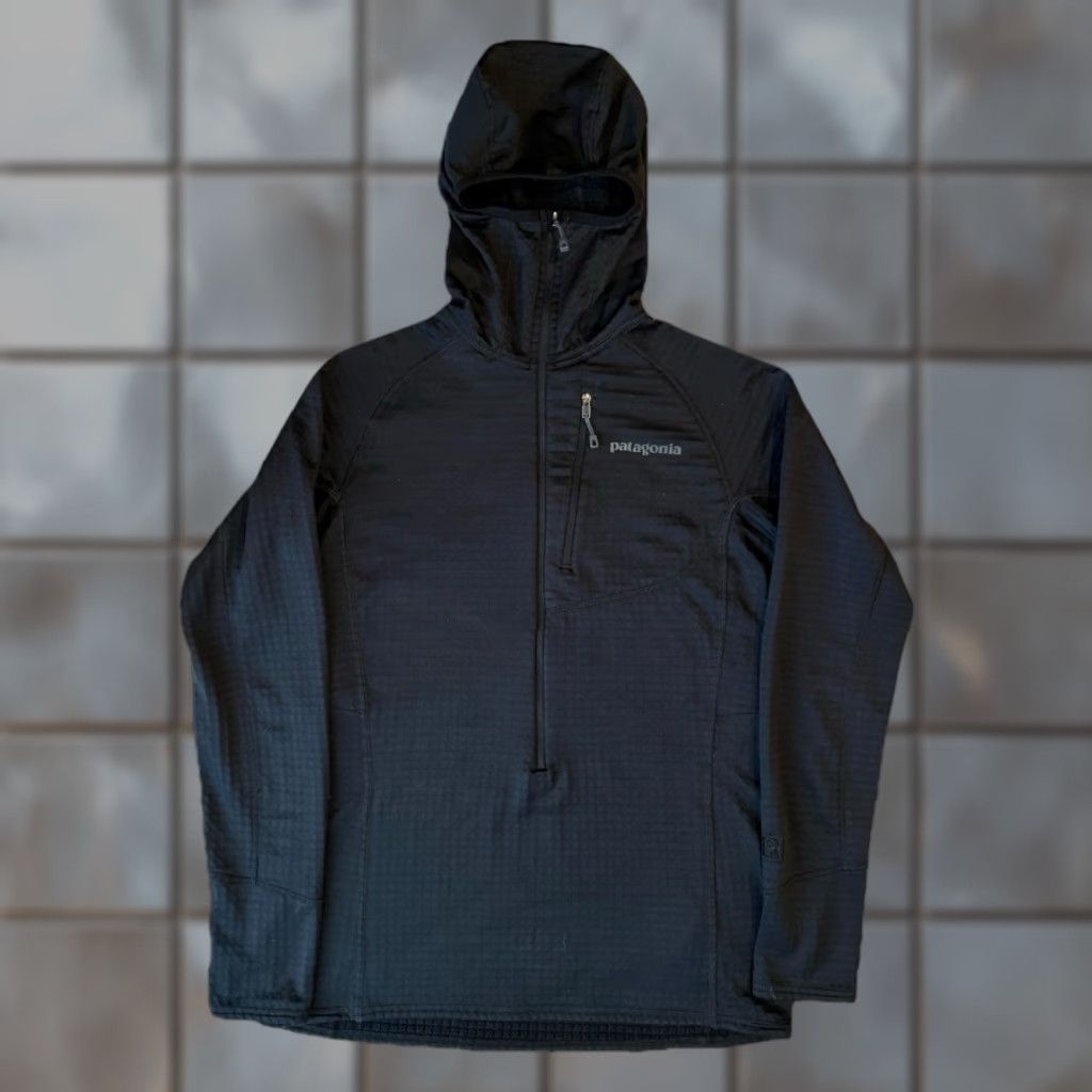 Patagonia Patagonia R1 Hoody Women's Small Black Polartec Fleece Jacket Size S / US 4 / IT 40 - 1 Thumbnail