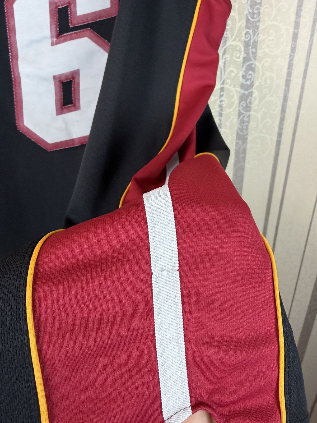 Adidas 2014 Adidas NBA Miami Heat LeBron James 6 jersey Size US L / EU 52-54 / 3 - 10 Thumbnail