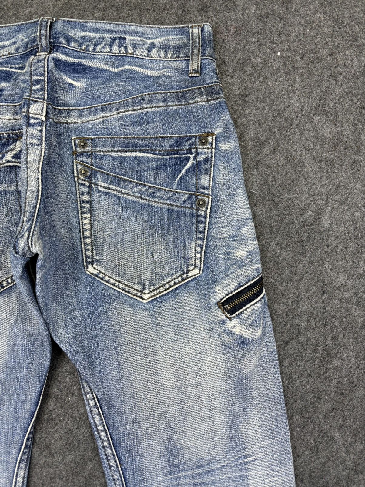 Japanese Brand 💥Curve Flare💥Rattle Trap Zipper Light Wash Curve Jeans F984 Size US 30 / EU 46 - 9 Thumbnail