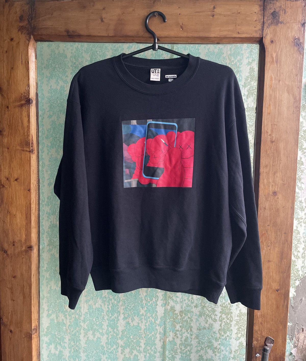 Andy Warhol × Kaws × Uniqlo Uniqlo x Kaws x Warhol Black/Red Sweatshirt US S = ASIA M Size US S / EU 44-46 / 1 - 1 Thumbnail
