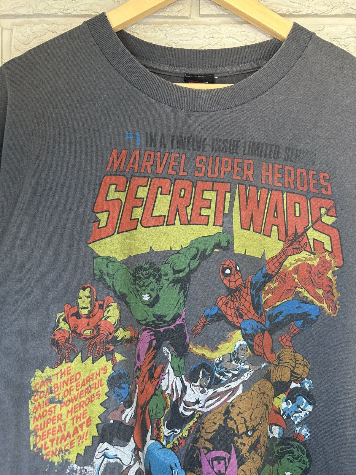 Mad Engine Vintage Marvel Secret Wars Graphic T Shirt Size US XL / EU 56 / 4 - 3 Thumbnail