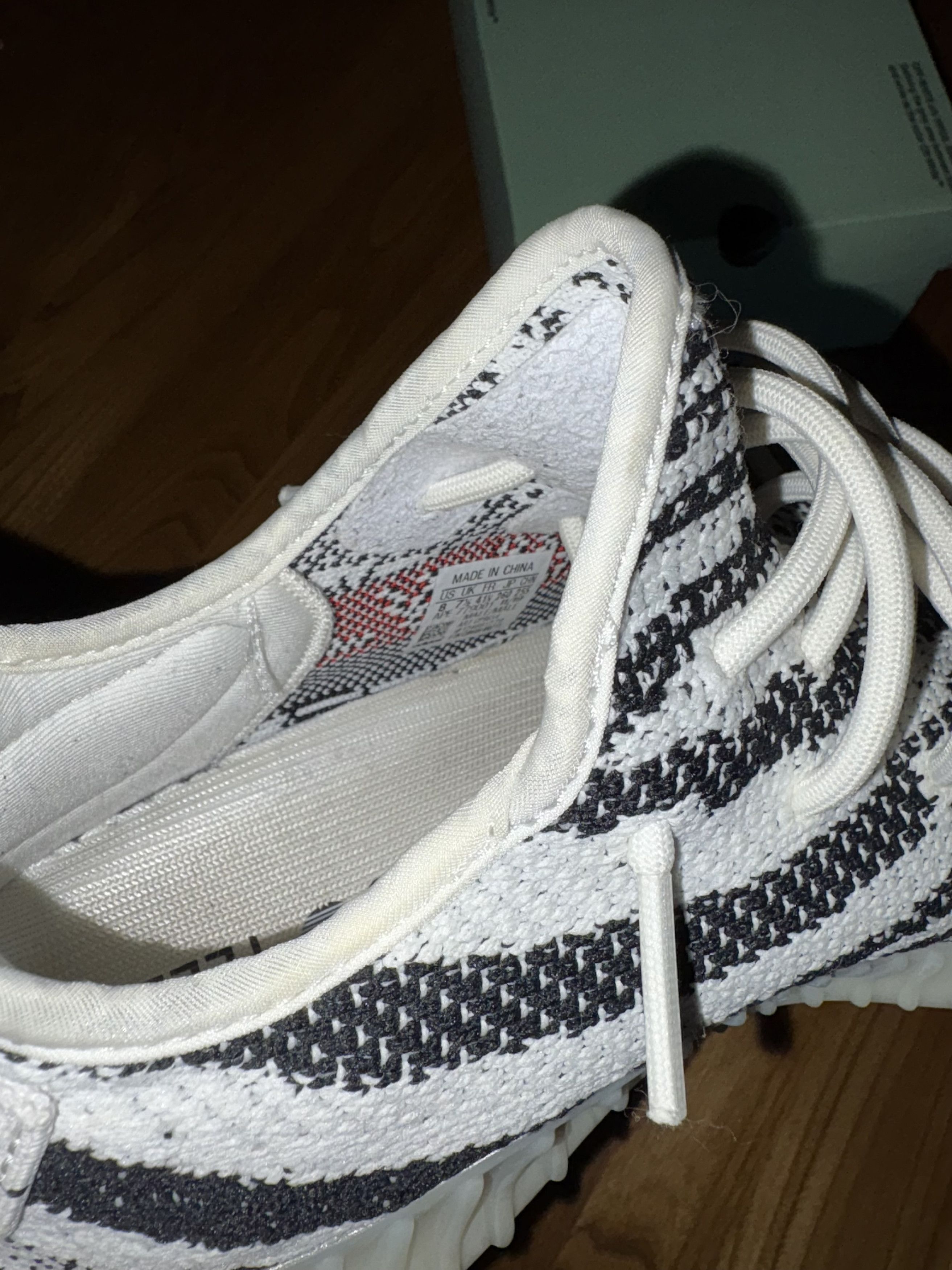 Yeezy Yeezy Boost 350 V2 Zebra Size US 8 / EU 41 - 6 Thumbnail