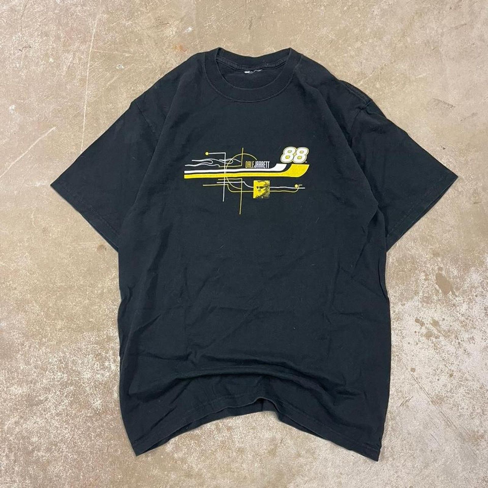 NASCAR Vintage Dale jarretblack nascar racing tee size large Size US L / EU 52-54 / 3 - 2 Thumbnail