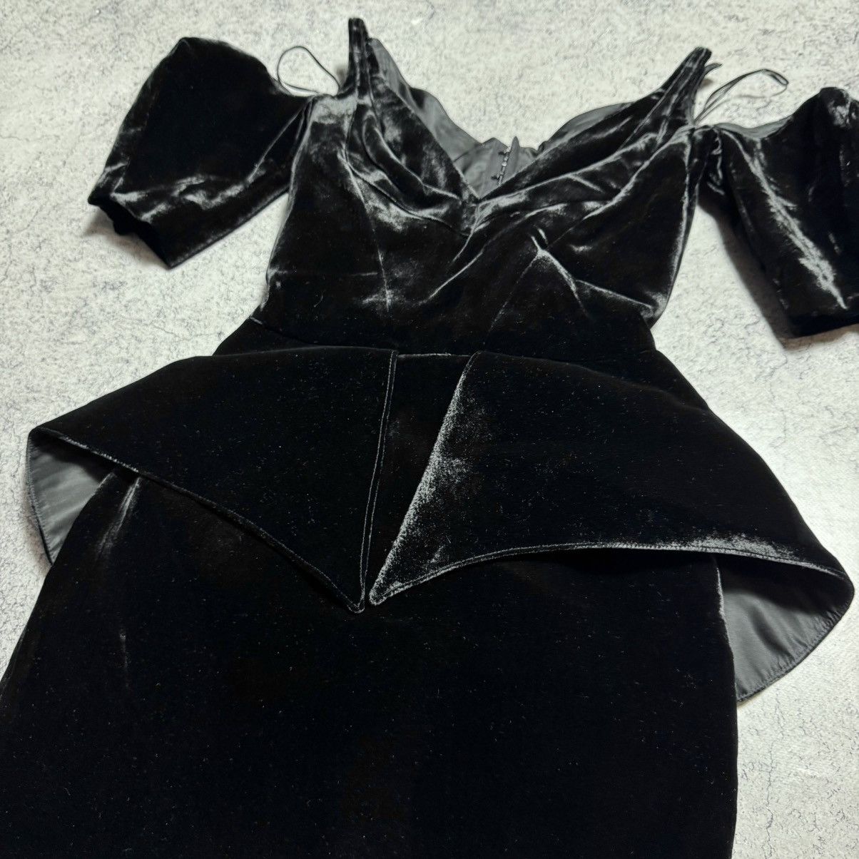 H&M × Mugler Rare Thierry Mugler X H&M Velvet Peplum Dress Black Size XXS / US 00 / IT 34 - 3 Thumbnail
