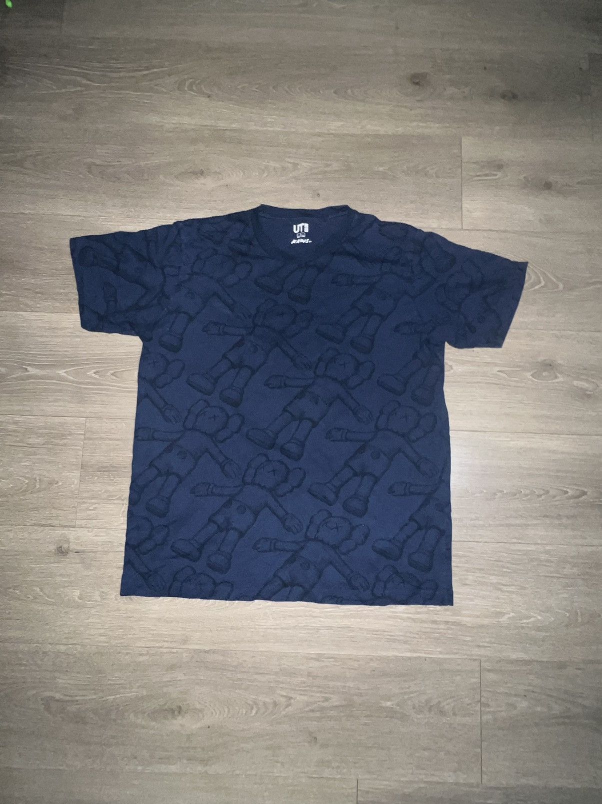 Kaws × Uniqlo Kaws x Uniqlo 2019 Collab Size US L / EU 52-54 / 3 - 1 Thumbnail