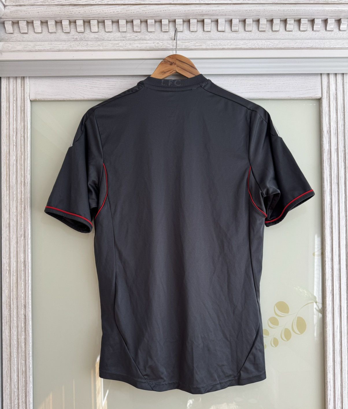 Adidas Liverpool 2011-2012 Away Soccer Jersey Football Kit Shirt Size US S / EU 44-46 / 1 - 2 Thumbnail
