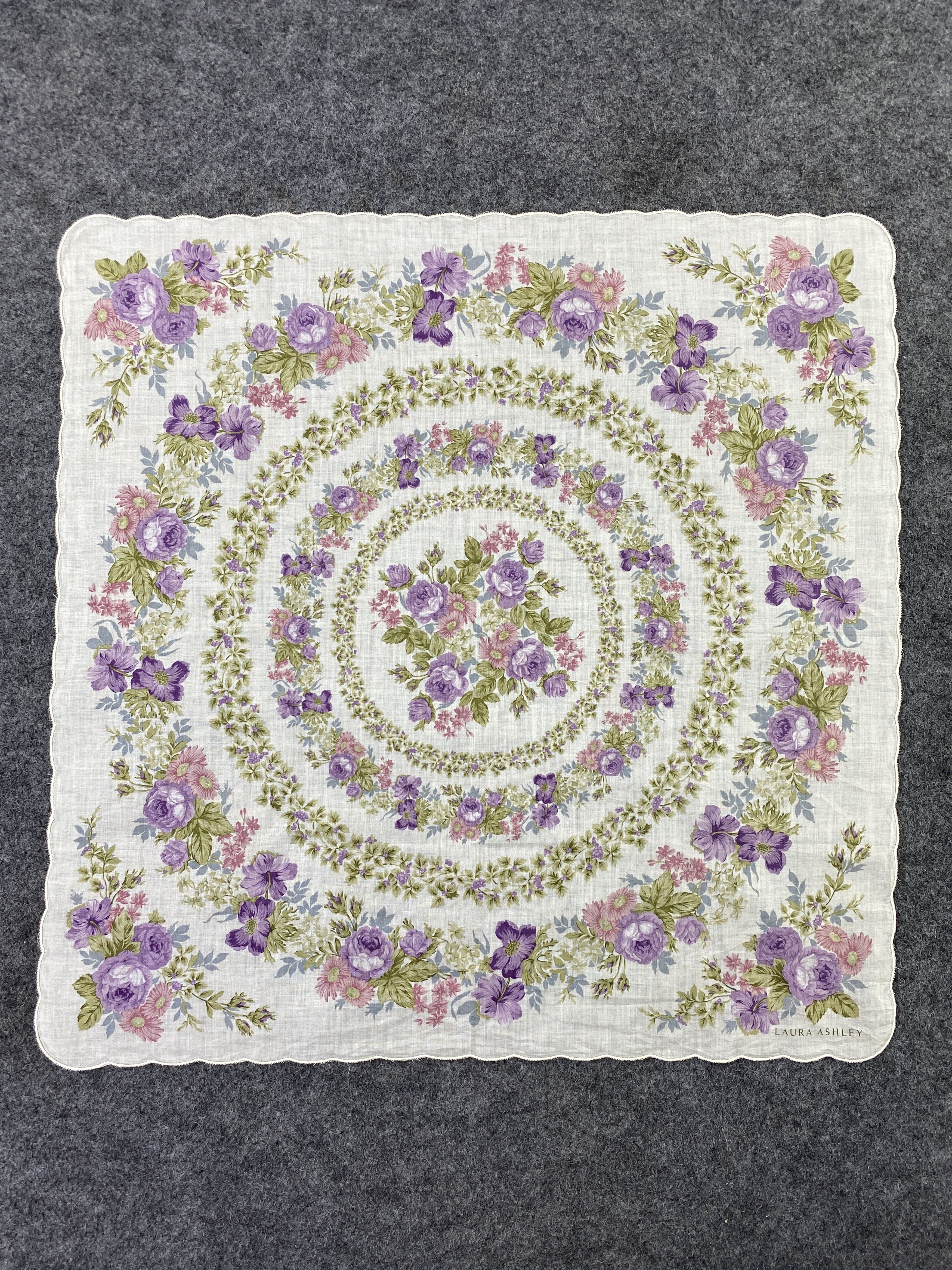 Laura Ashley × Vintage Laura Ashley floral Handkerchief/Bandana/Neckerchief-B170 Size ONE SIZE - 3 Thumbnail