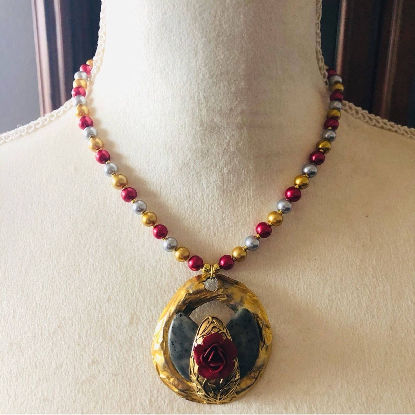 Handmade Handcrafted repurpose Spanish Rose pendant Pearl necklace Size ONE SIZE - 2 Thumbnail