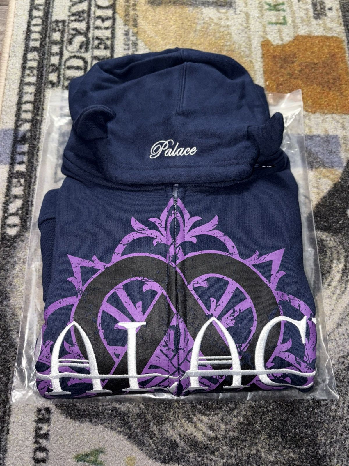 トップス Palace Tri Gram Horns Hoodie Palace Skateboards x HIM Tri Gram Hoodie