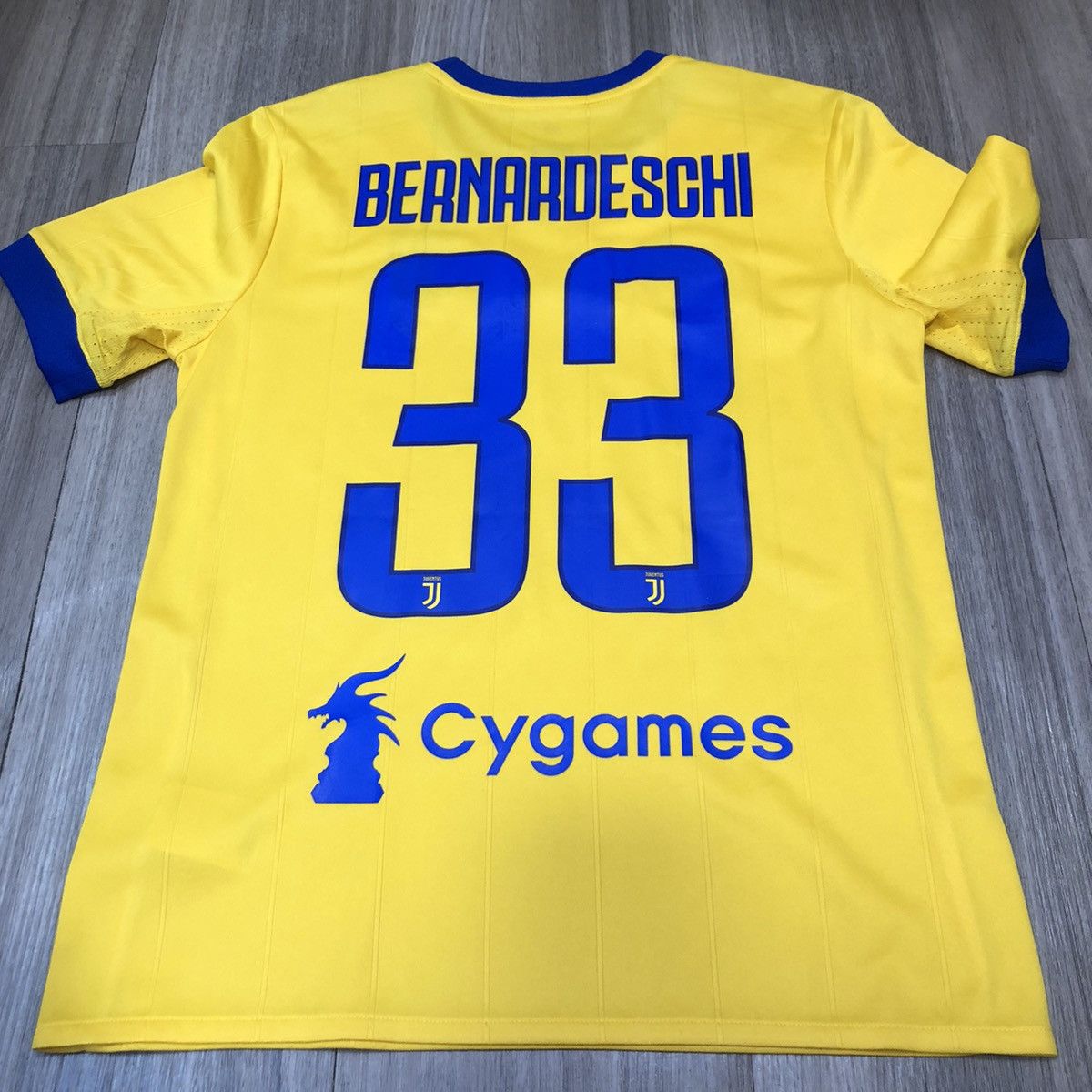 Adidas Juventus 17/18 away shirt #33 bernardeschi (youth size) Size US XXS / EU 40 - 2 Thumbnail