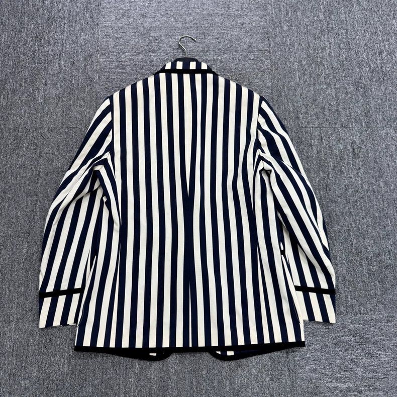 Gucci Gucci White and blue striped suit jacket 2505-Nextarrow Size US M / EU 48-50 / 2 - 5 Thumbnail