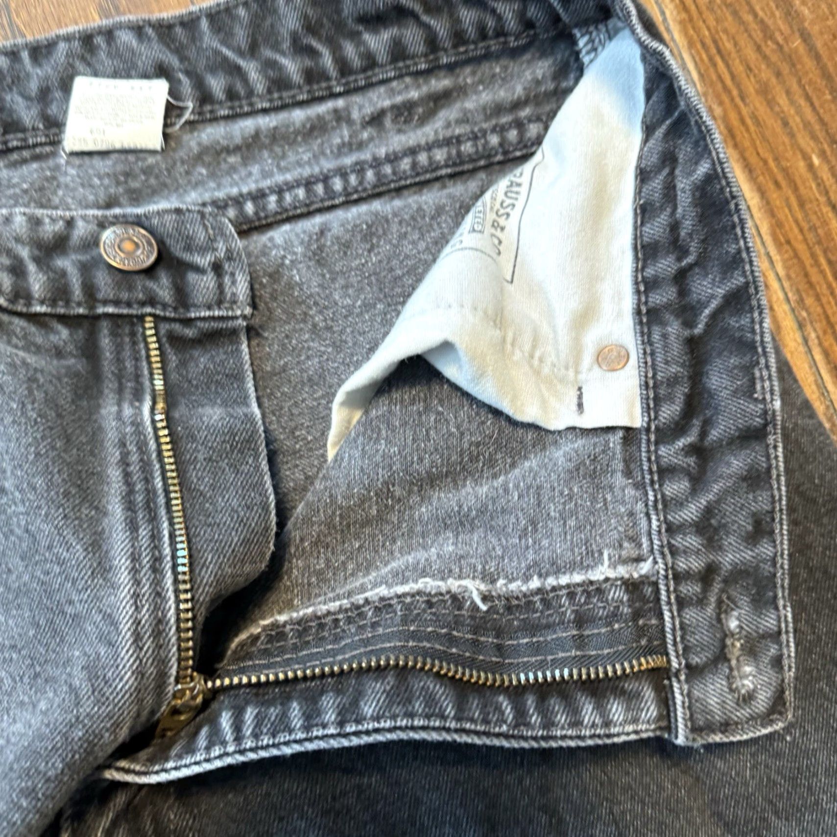 Levi's VINTAGE Levi's 550 Jeans Men 34x31 Black Relaxed Tapered 90s USA Logo 5-Pocket Denim Jeans Mens Size US 34 / EU 50 - 6 Thumbnail