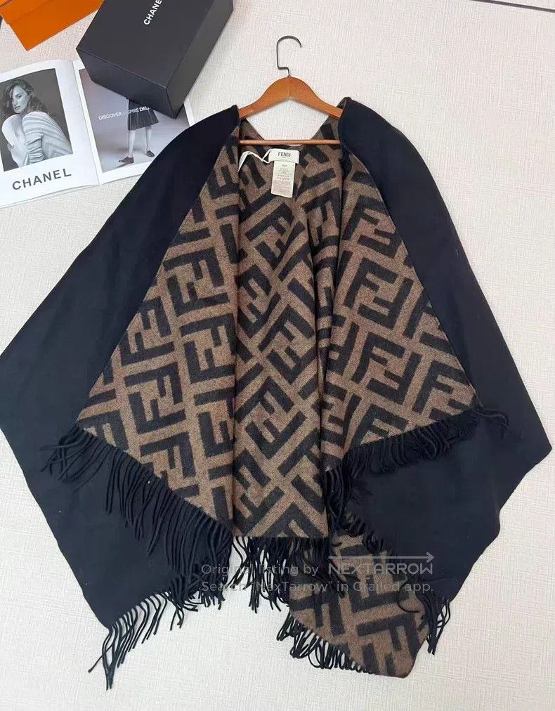 Fendi Fendi size 145*140cm Monogrammed double FF cashmere reversi Size ONE SIZE - 3 Thumbnail