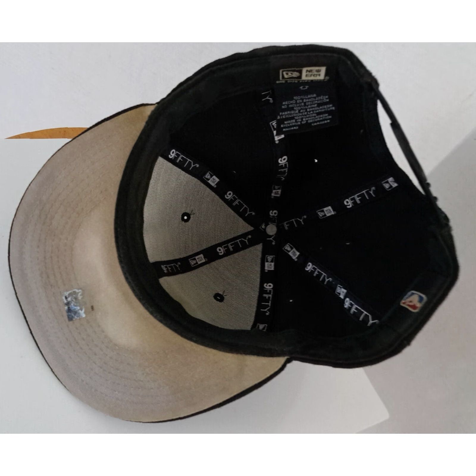 New Era VINTAGE Detroit Pistons Basketball Black 100% Wool Adjustable New Era Hat Size ONE SIZE - 4 Thumbnail