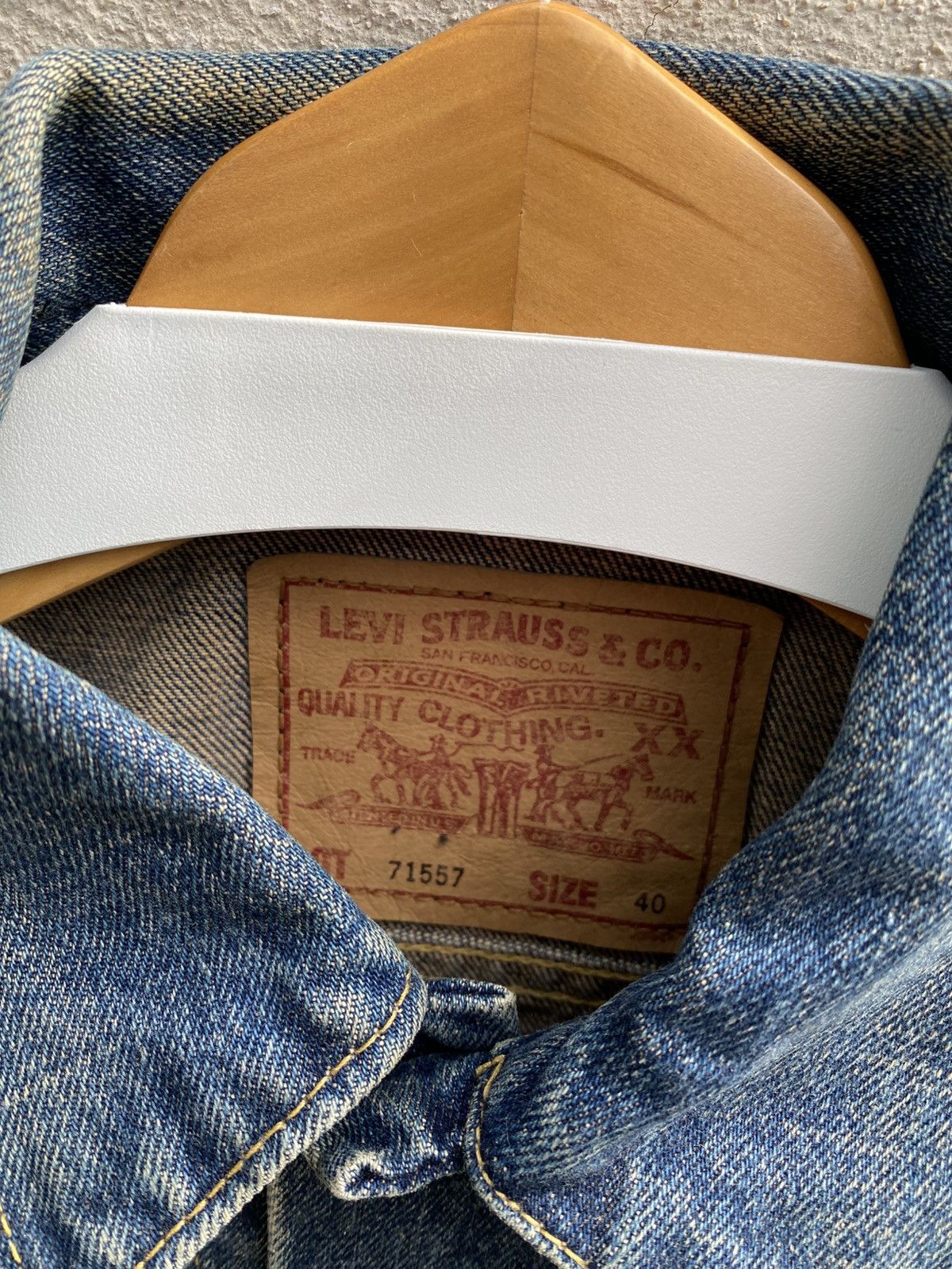 Levi's × Levi's Vintage Clothing × Vintage size 40 vintage levi's 71557 big E trucker denime jakcet Size US L / EU 52-54 / 3 - 5 Thumbnail