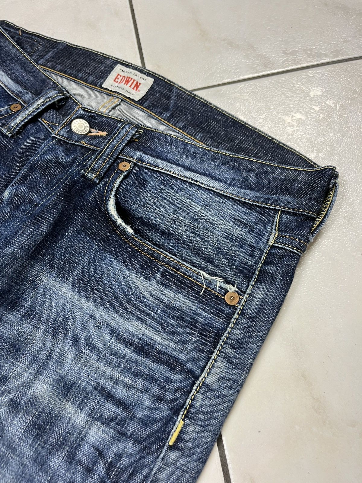 Edwin × Vintage Vintage Edwin ed-47 regular distressed denim washed jeans Size US 30 / EU 46 - 12 Thumbnail