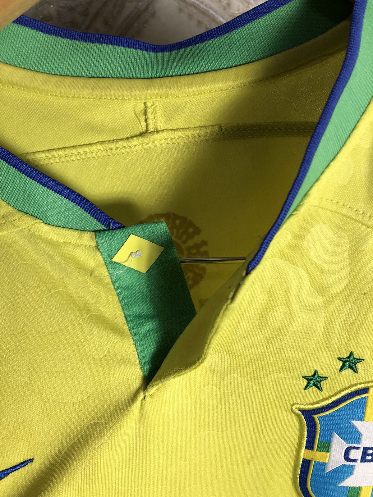Other VERY RARE NIKE BRAZIL VINI JR SOCCER JERSEY RETRO Y2K 90s Size US M / EU 48-50 / 2 - 5 Thumbnail