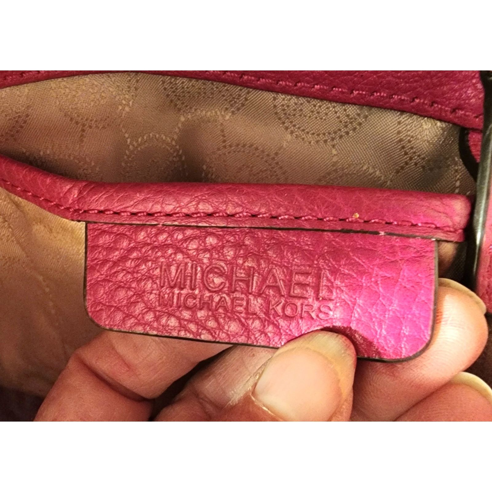 Michael Kors Michael Kors fushia pebbled leather shoulder bag. Size ONE SIZE - 7 Thumbnail