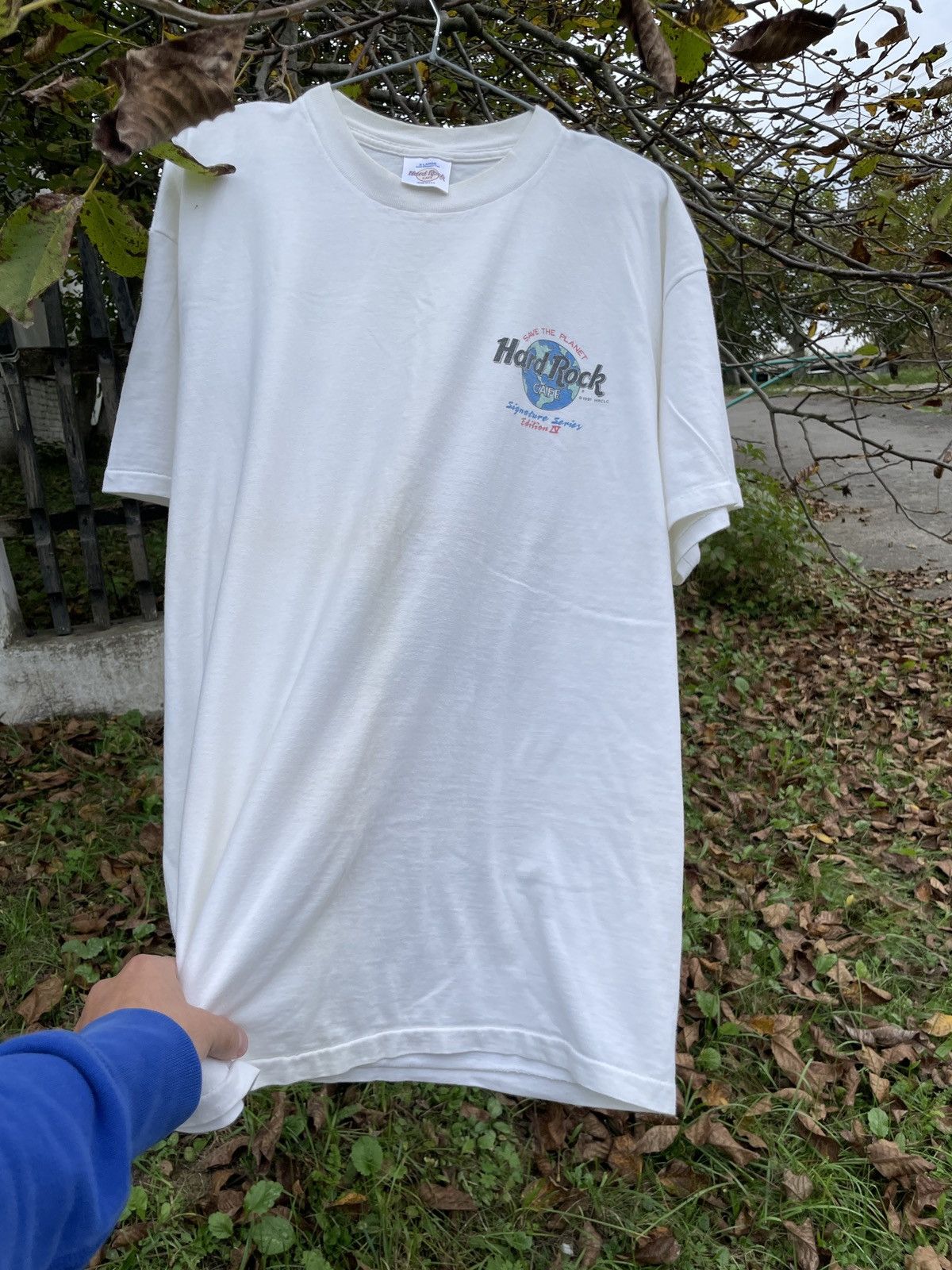Hard Rock Cafe Hard Rock Cafe Save The Planet 1991 Queen Innuendo T shirt Size US XL / EU 56 / 4 - 3 Thumbnail