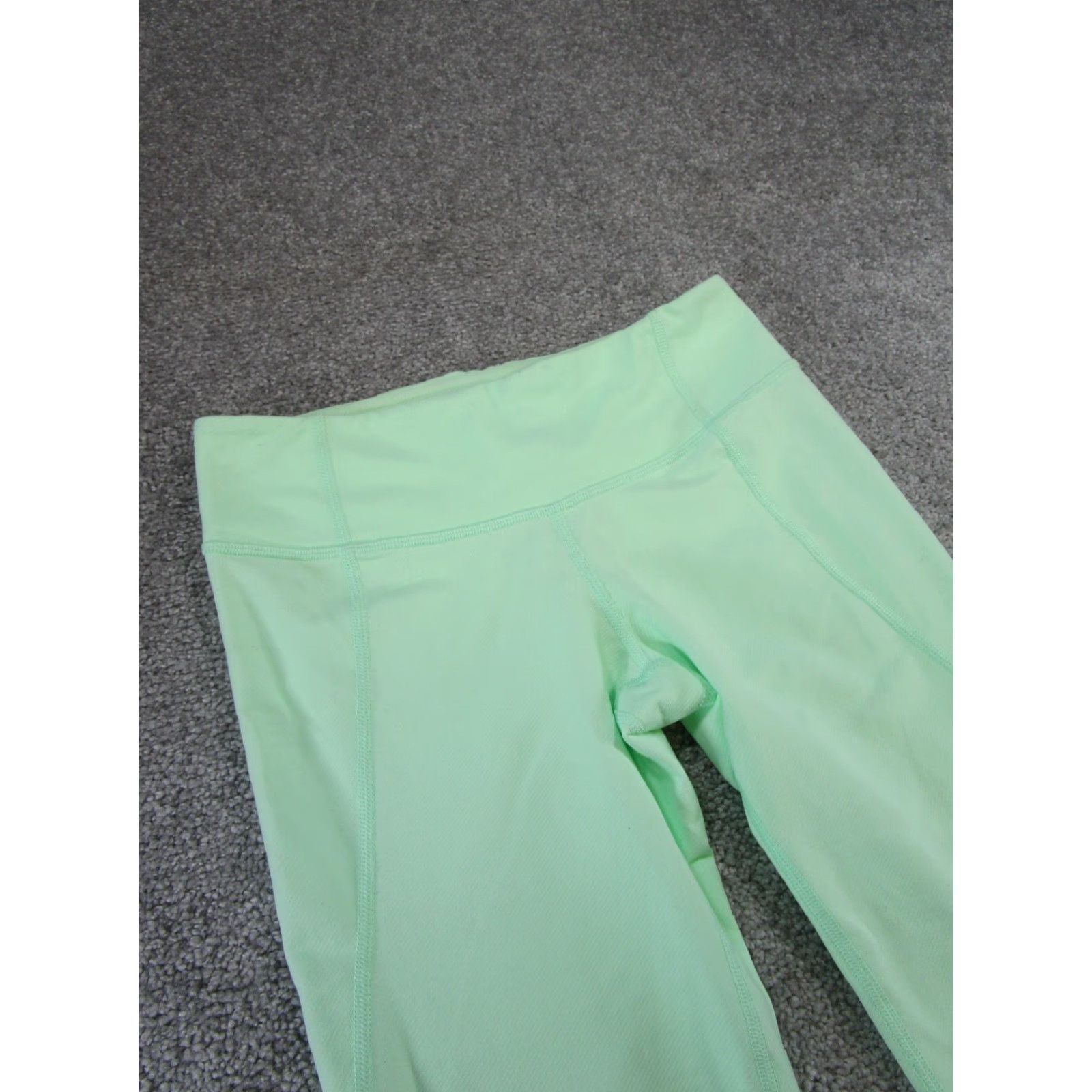 Lululemon VINTAGE Lululemon Pants Womens Medium Green Yoga Capri Activewear Sports Athleisure 2010s Size 27" / US 4 / IT 40 - 2 Thumbnail