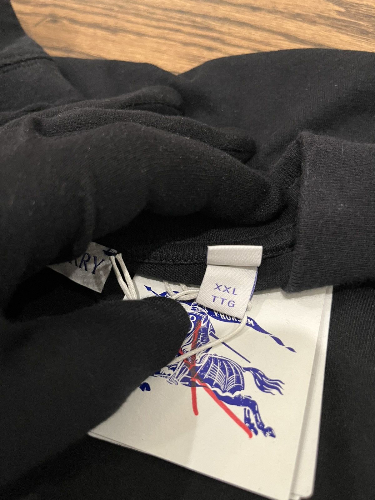 Burberry Burberry Long-Sleeve Equestrian Knight Patch T-Shirt Size US XXL / EU 58 / 5 - 12 Thumbnail