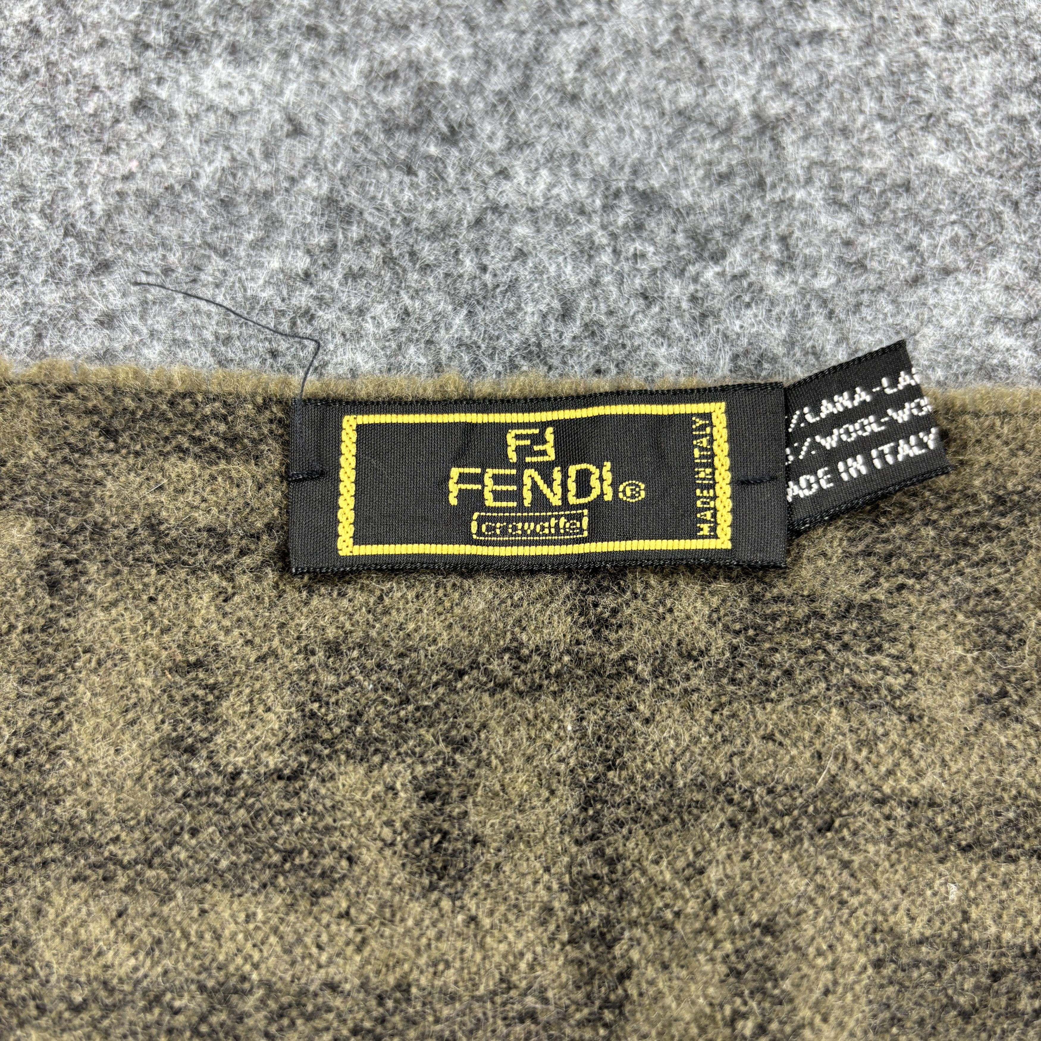 Fendi × Vintage GF10705 Fendi Scarf Neck Wear Muffler Nova Check Size ONE SIZE - 3 Thumbnail